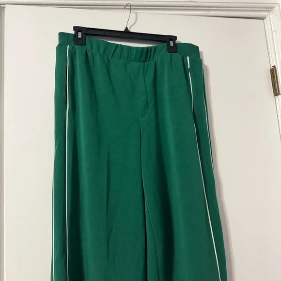 Aerie Green Wide Leg Pants with White Accents - Picture 2 of 3